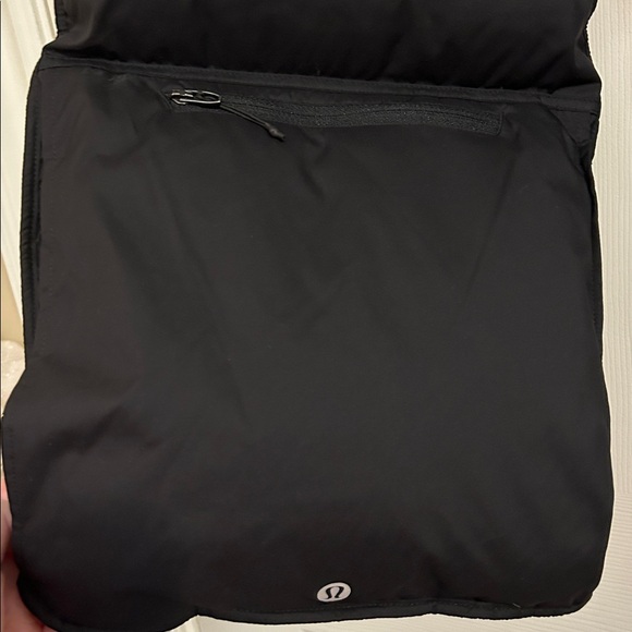 Lululemon x Team Canada down filled insulated quilted scarf - Picture 7 of 8